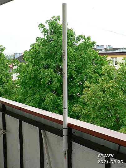 antena na balkonie